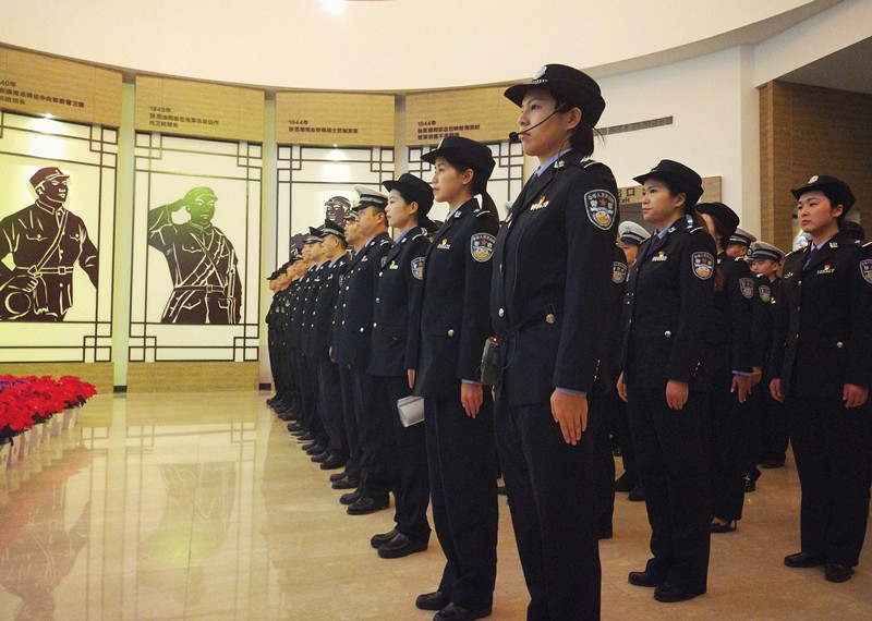 全省100多名机关民警烈士纪念馆前重温入警誓