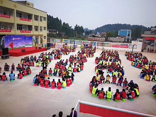 成都华冠企业管理培训学校 成长手拉手活动七