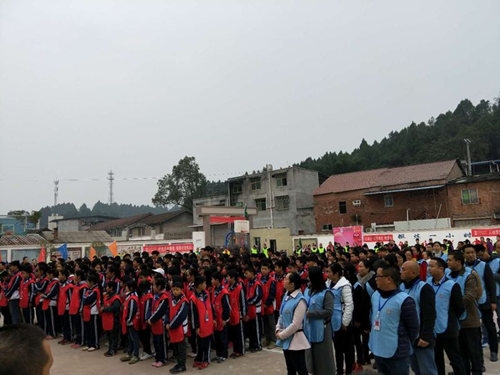 成都华冠企业管理培训学校 成长手拉手活动七