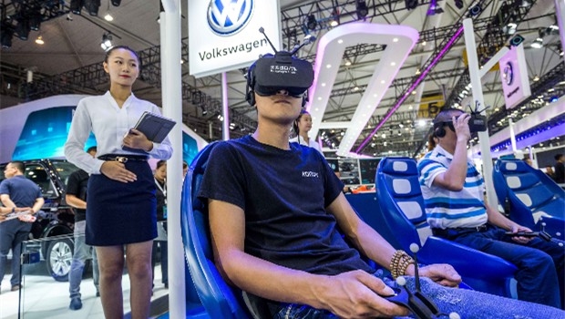 大众进口汽车途锐VR互动体验亮相成都国际汽车展览会