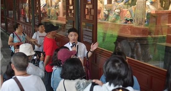 台湾传媒大学生走进武侯祠 “近距离”品读三国文化